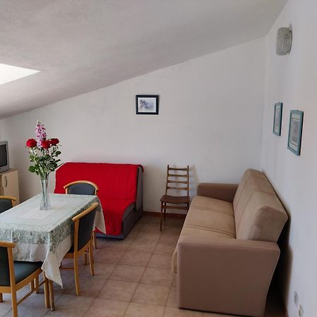 Apartments By The Sea Tisno, Murter - 5141 Ruang foto