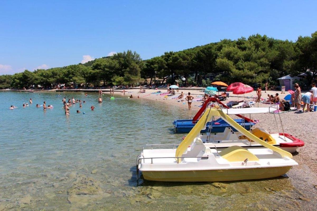 Apartments By The Sea Tisno, Murter - 5141 Bagian luar foto