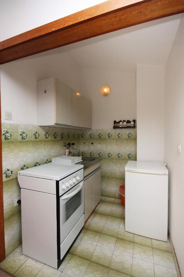 Apartments By The Sea Tisno, Murter - 5141 Bagian luar foto