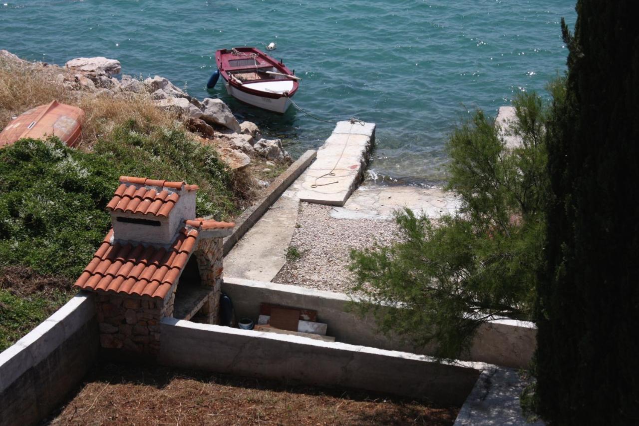 Apartments By The Sea Tisno, Murter - 5141 Bagian luar foto