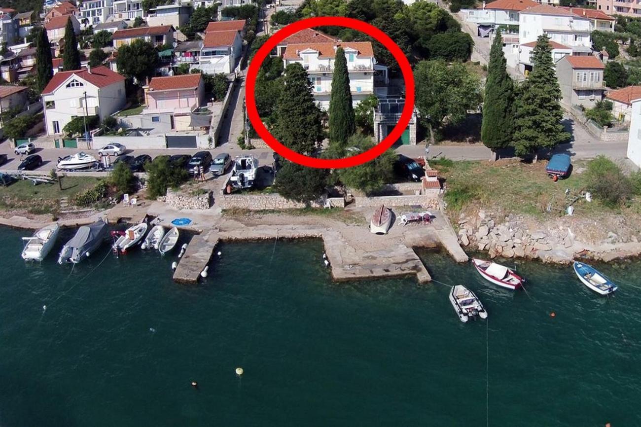 Apartments By The Sea Tisno, Murter - 5141 Bagian luar foto